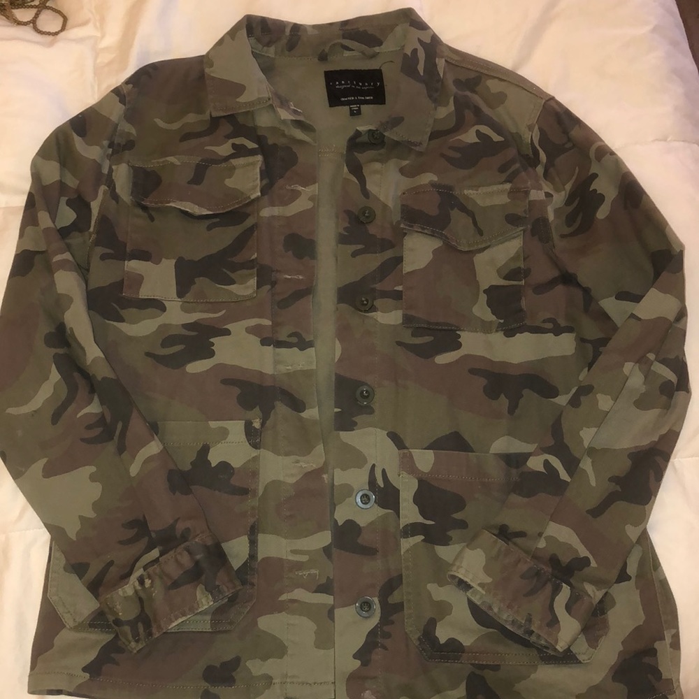 Comfy Brand new camo jacket